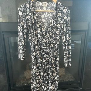 Ann Klein Leaf Print Long Sleeve Midi Dress - S
